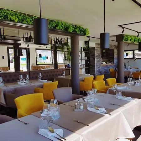 Bozikovina 3 Hotel Podstrana